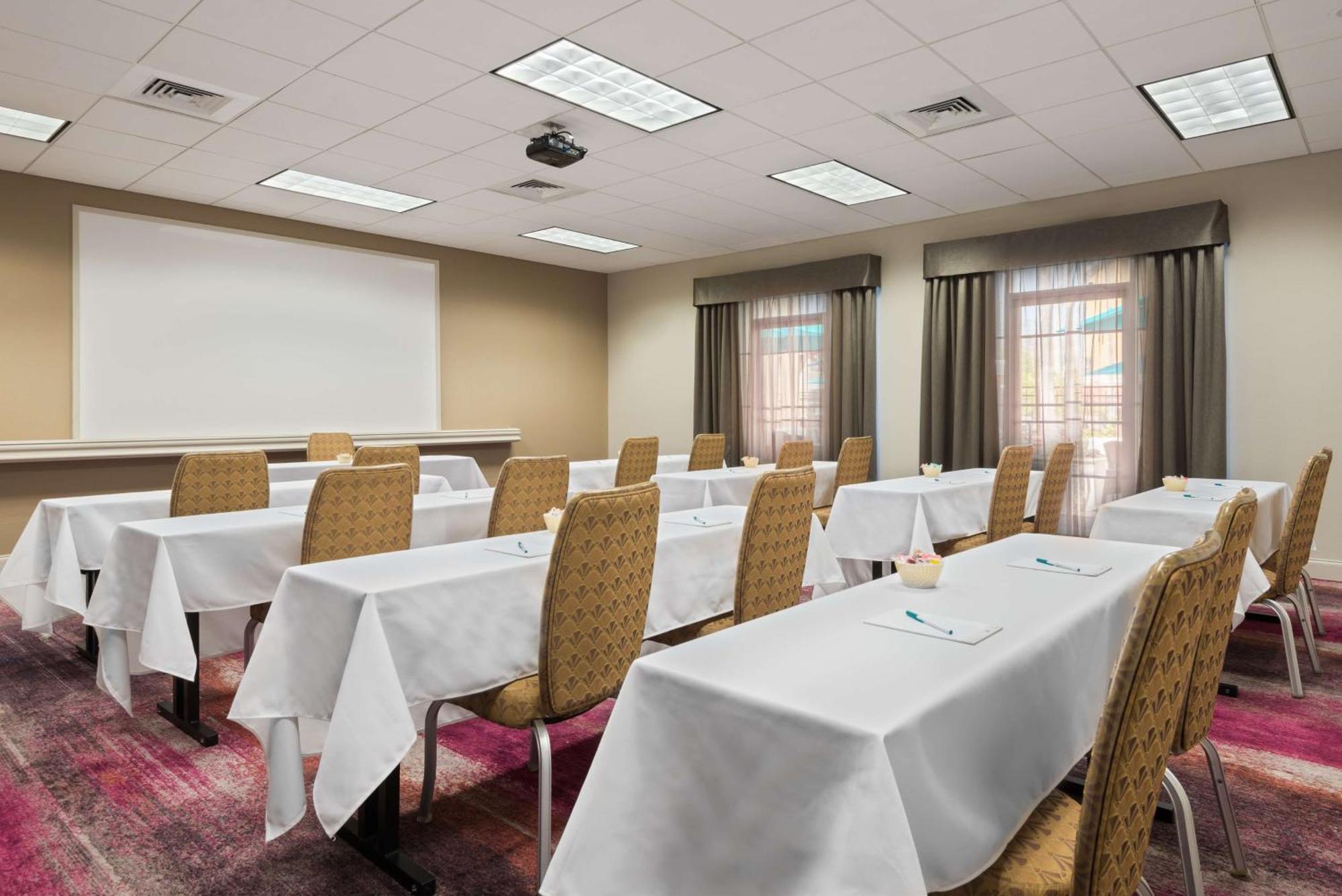 Homewood Suites By Hilton Orlando-Ucf Area Alafaya Exterior photo