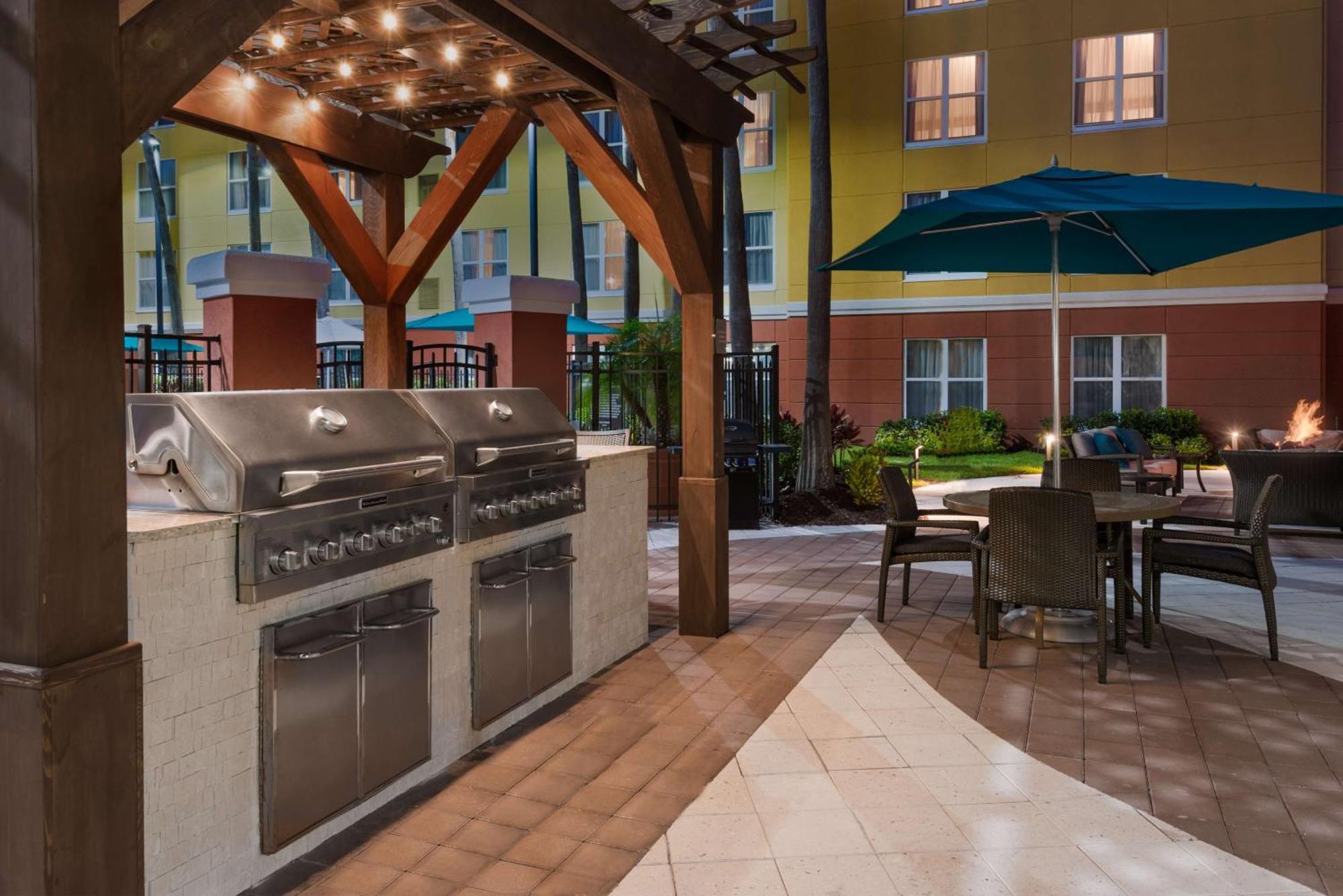 Homewood Suites By Hilton Orlando-Ucf Area Alafaya Exterior photo