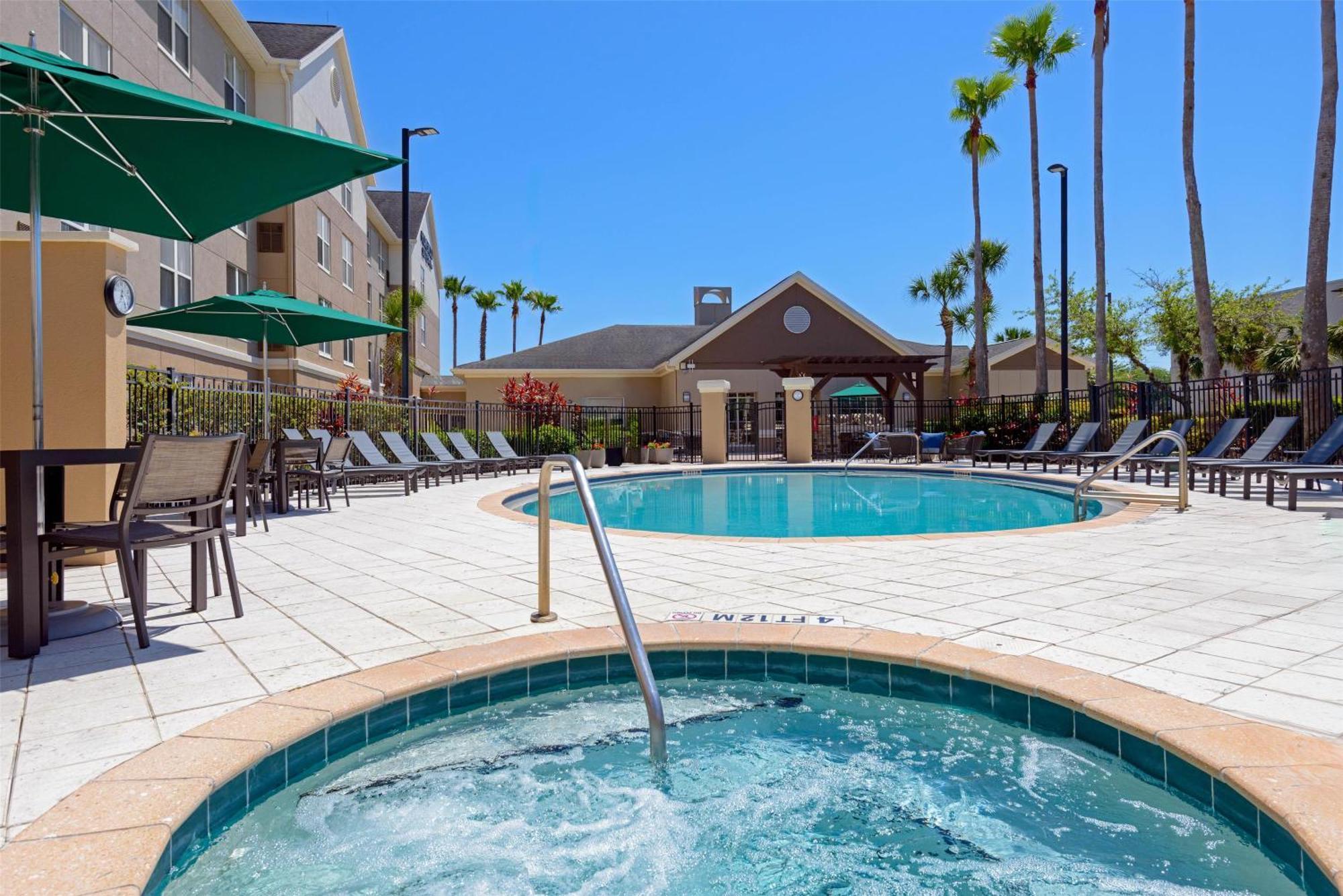 Homewood Suites By Hilton Orlando-Ucf Area Alafaya Exterior photo